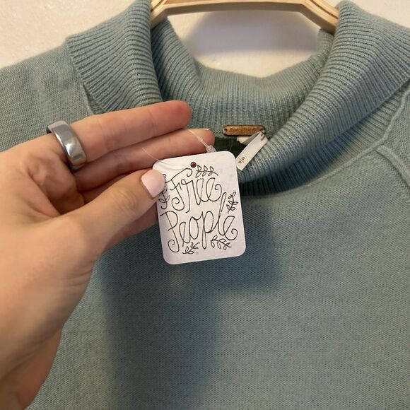 Free People Lost In Forest Sweater Mock Neck‎ Cropped Blue Green S Cashmere NWT - Picture 3 of 8